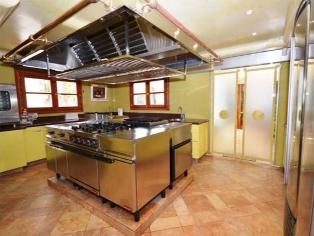 Sprzedaż niezależnego domku jednorodzinnego w Barrio Cabopino-Artola, Marbella photo 3