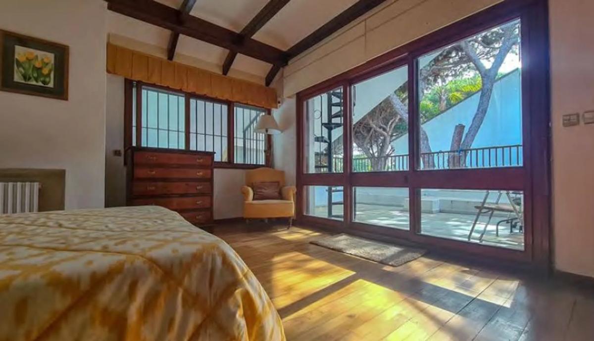 Sprzedaż niezależnego domku jednorodzinnego w Barrio Cabopino-Artola, Marbella photo 4
