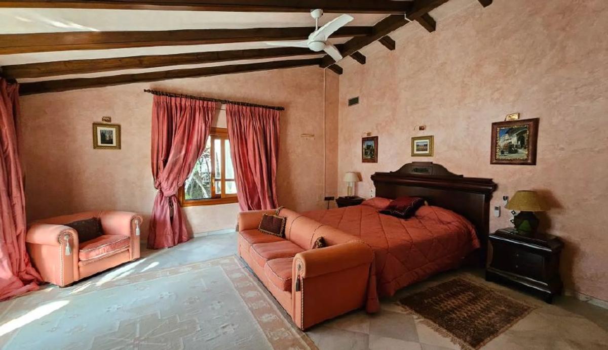 Sprzedaż niezależnego domku jednorodzinnego w Barrio Cabopino-Artola, Marbella photo 5