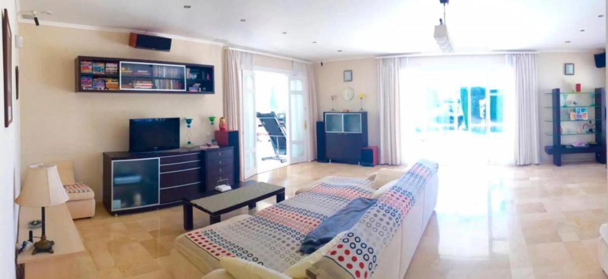 Sale of independent chalet in Barrio Santa María, Marbella
photo 2