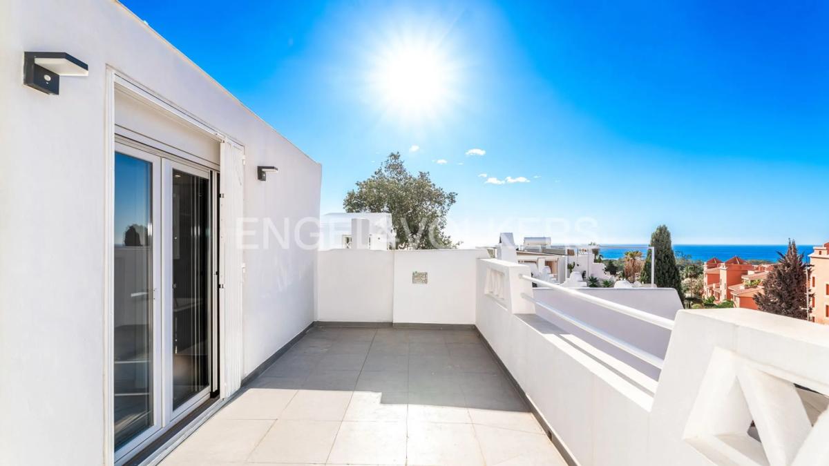 Venta de chalet adosado en Avenida Benajarafe , Marbella photo 3