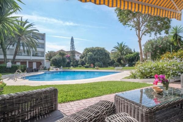 Mieszkanie na sprzedaż w Avenida Cartagena, 1, Marbella photo 1