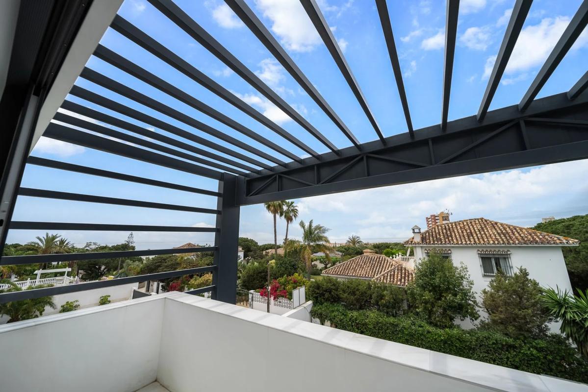 Sprzedaż niezależnego domku jednorodzinnego w  Urbanización Marbesa, Marbella photo 2