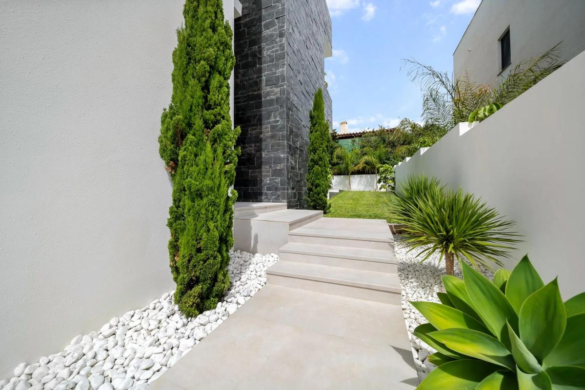 Sprzedaż niezależnego domku jednorodzinnego w  Urbanización Marbesa, Marbella photo 5
