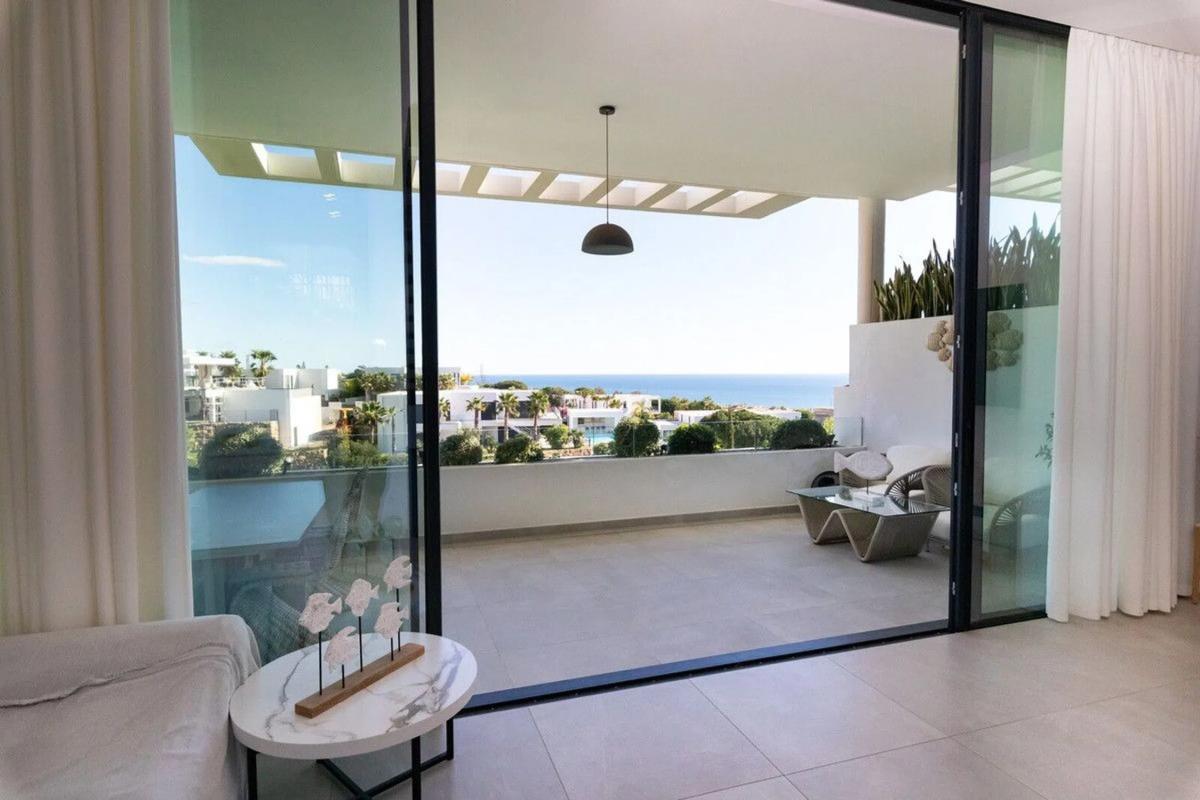 Venta de chalet adosado en  Avenida de los Acebos , Marbella photo 5
