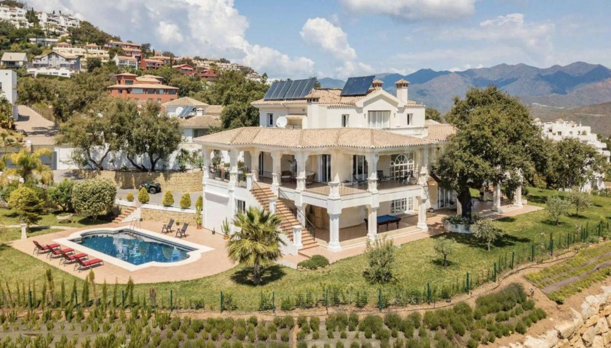 Sprzedaż niezależnego domku jednorodzinnego w  Carretera la Mairena, Marbella photo 2
