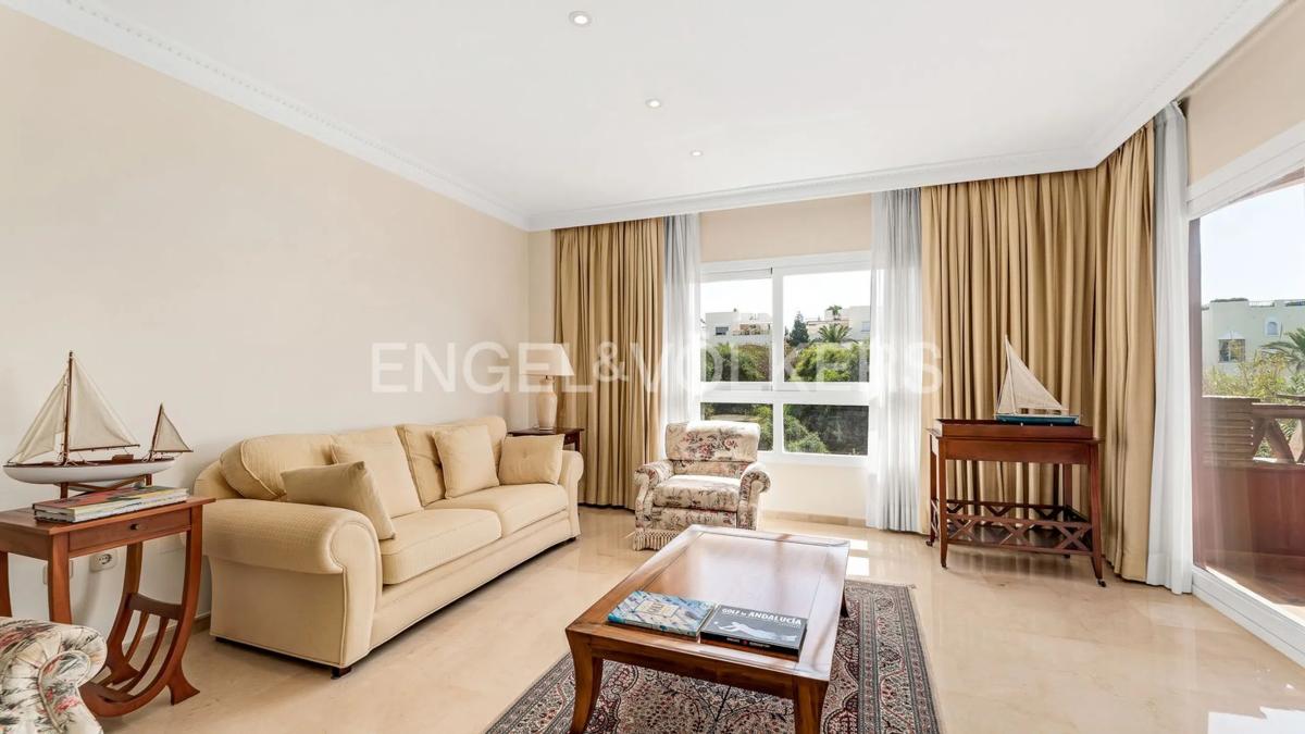 Venta de piso en Avenida de Las Antillas, Marbella
 photo 2