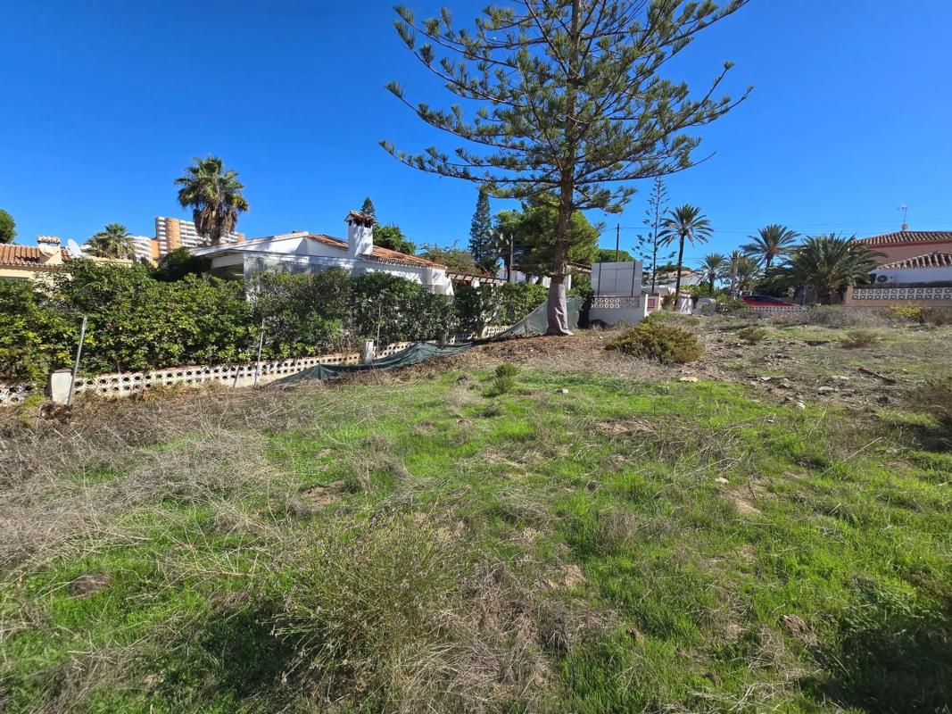 Sprzedaż niezależnego domku jednorodzinnego w Calle Tenerife s/n, Marbella photo 2