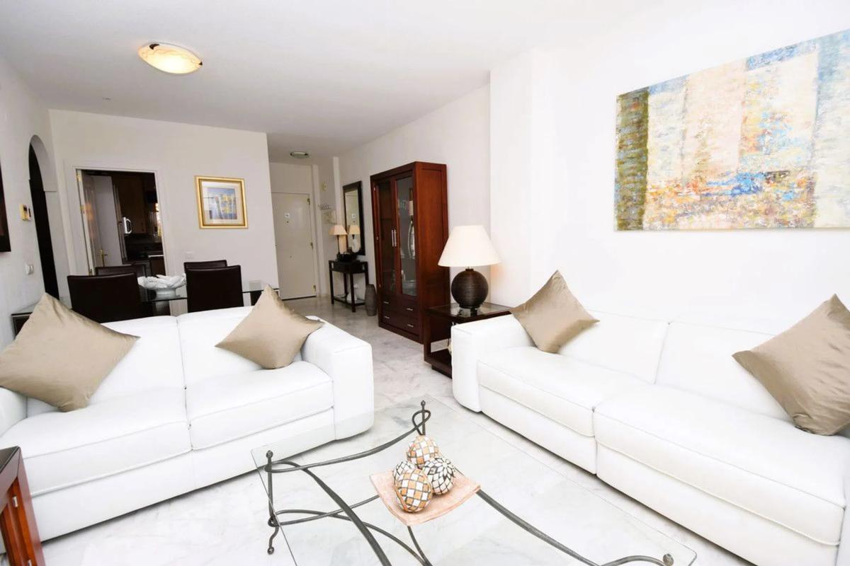 Venta de ático en Barrio Reserva de Marbella, Marbella photo 3