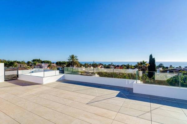 Chalet independiente en venta en Barrio Marbesa, Marbella
 photo 2