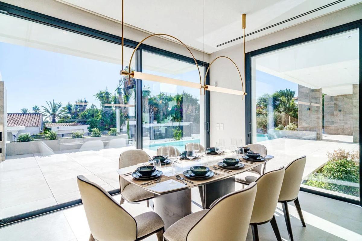 Venta de chalet independiente en Barrio Marbesa, Marbella
photo 3