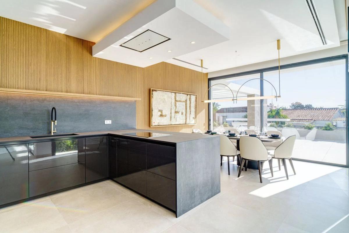 Venta de chalet independiente en Barrio Marbesa, Marbella
photo 4