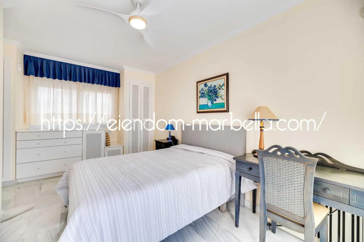 Venta de duplex en Conjunto White Pearl Beach, Marbella photo 5
