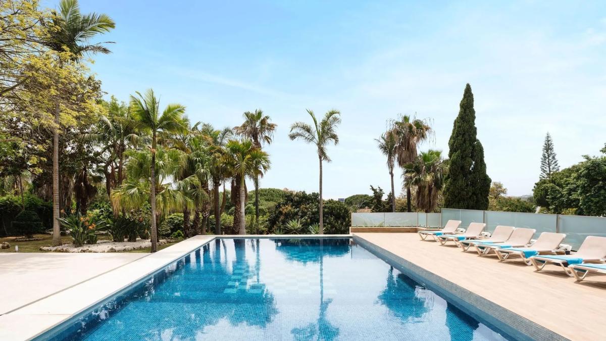 Sprzedaż niezależnego domku jednorodzinnego w  Barrio Elviria, Marbella photo 4