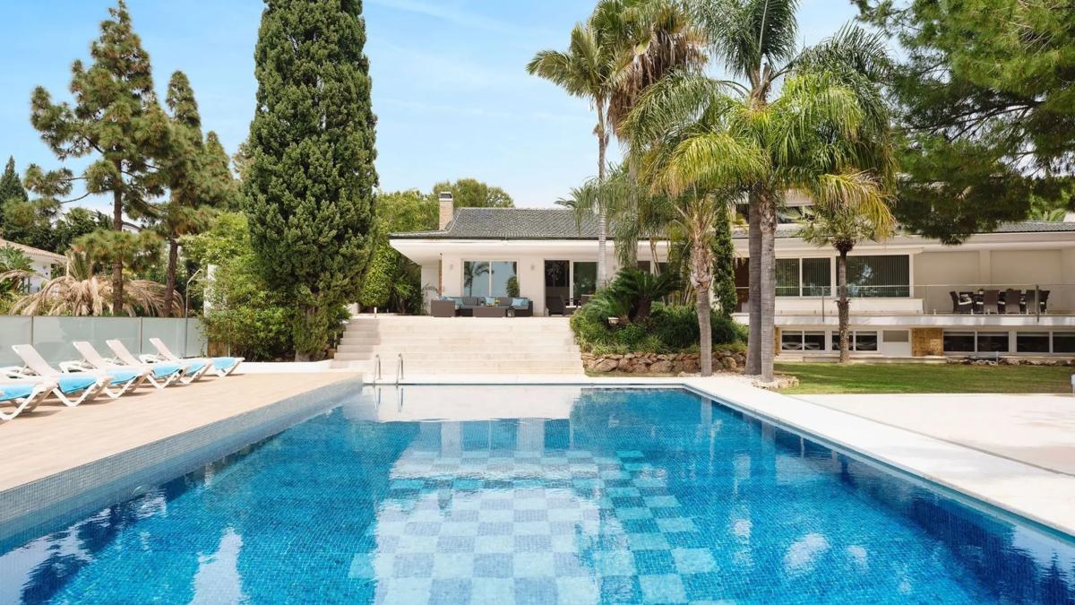 Sprzedaż niezależnego domku jednorodzinnego w  Barrio Elviria, Marbella photo 5