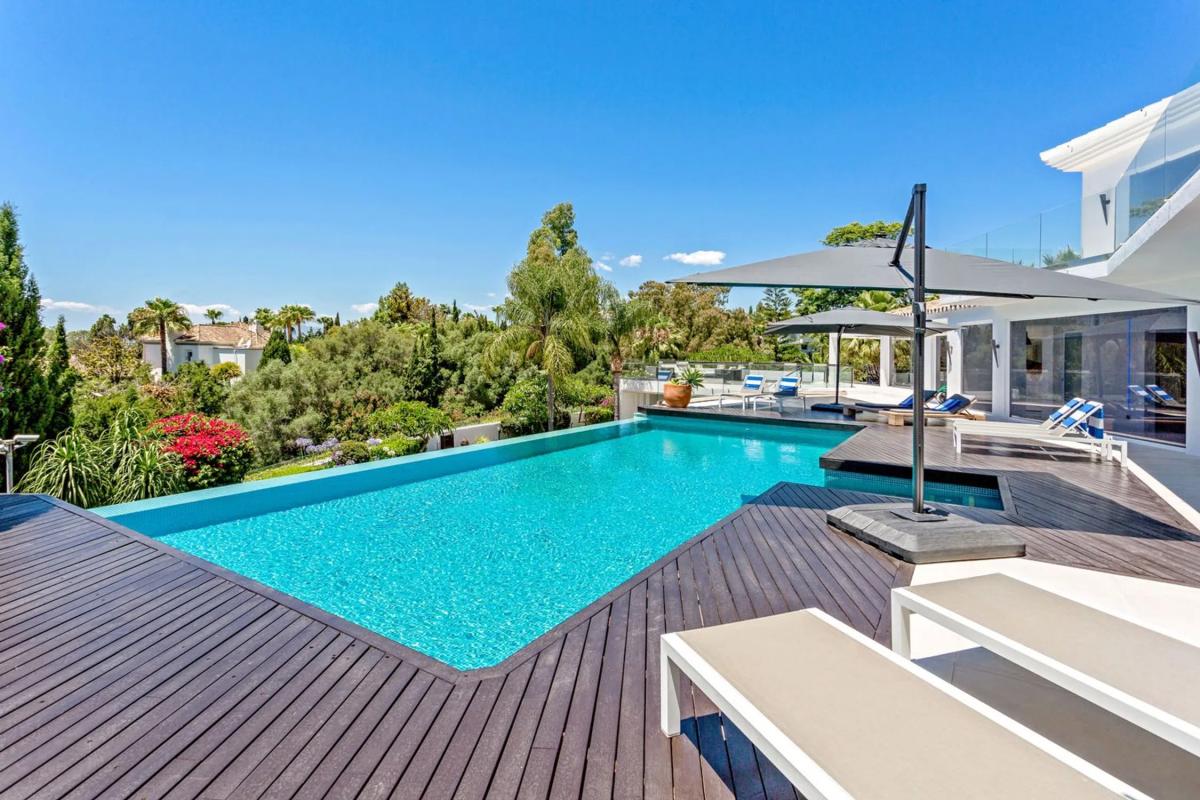Sprzedaż niezależnego domku jednorodzinnego w Avenida Dos, Marbella photo 3