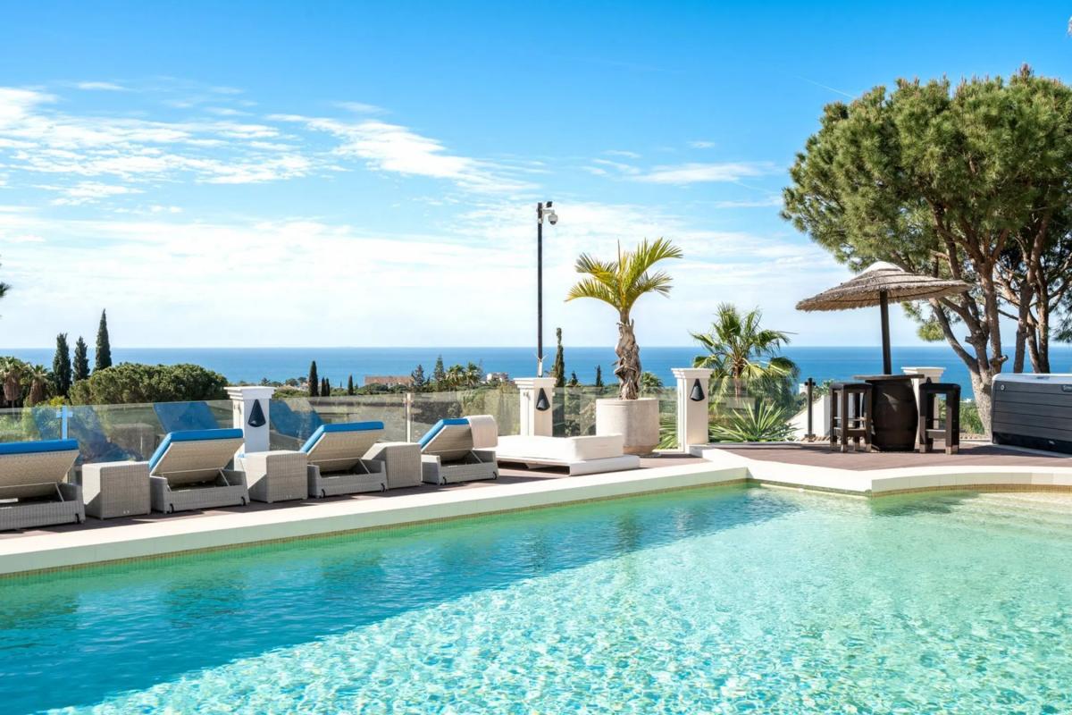 Sprzedaż niezależnego domku jednorodzinnego w Barrio Hacienda Las Chapas, Marbella photo 1