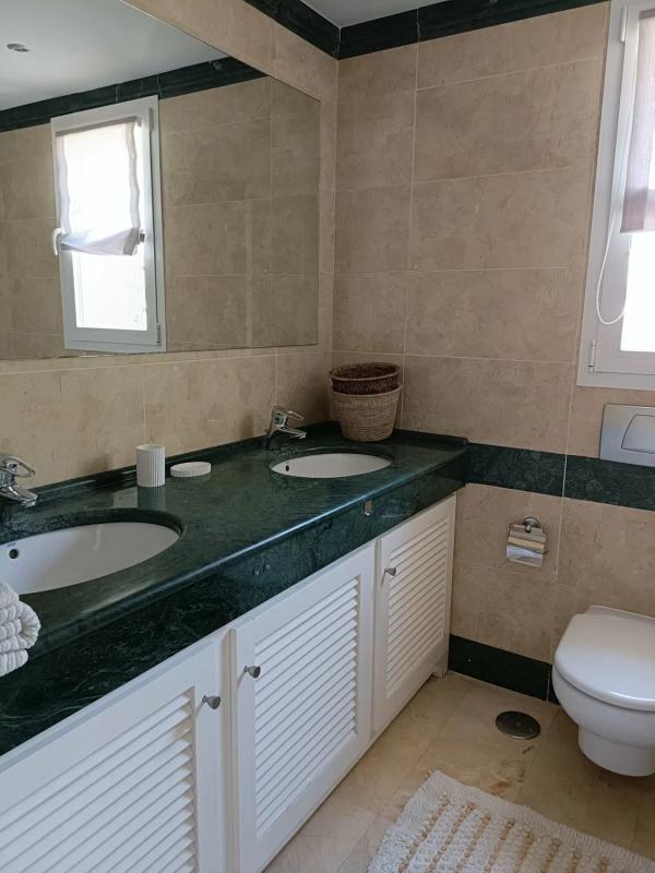 Venta de piso en Avenida de los Alisos, 14, Marbella
 photo 2