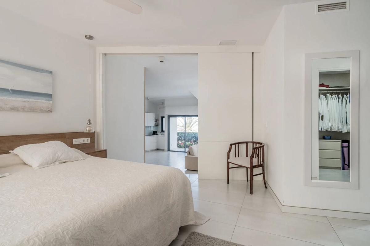 Venta de ático en  Barrio Cabopino-Artola, Marbella photo 4