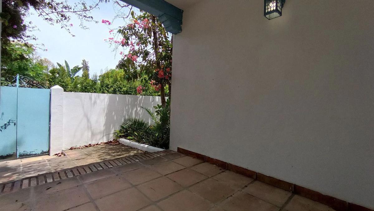 Продажа отдельного шале в Barrio Cabopino-Artola, Марбелла photo 5