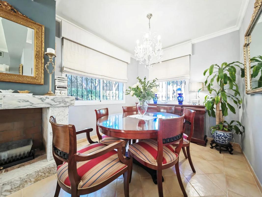 Venta de chalet independiente en Barrio Marbesa, Marbella
photo 2