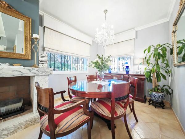 Chalet independiente en venta en Barrio Marbesa, Marbella
thumbnail 1