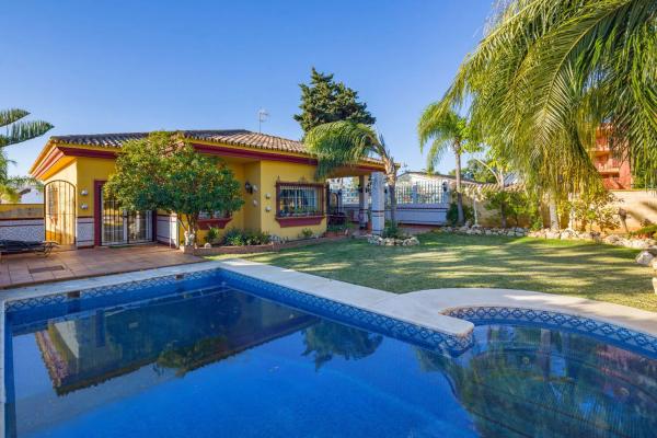 Частный шале на продаже в  Barrio Reserva de Marbella, Марбелла photo 1
