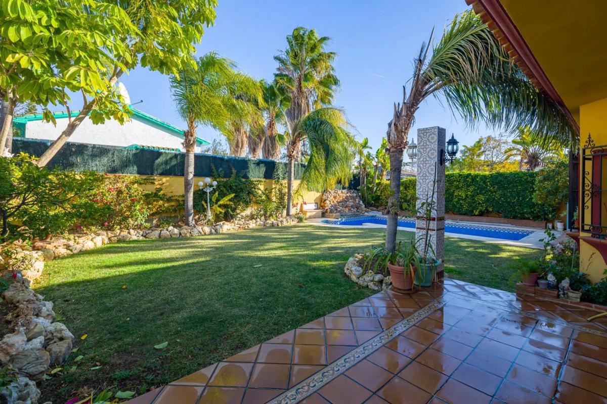 Sale of independent chalet in Barrio Reserva de Marbella, Marbella
photo 2
