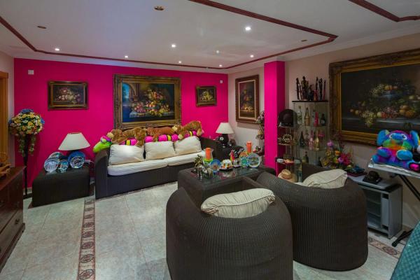 Частный шале на продаже в  Barrio Reserva de Marbella, Марбелла photo 4