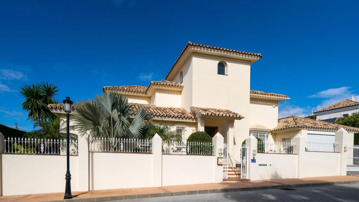Venta de chalet independiente en Calle Magnolia, Marbella
photo 3