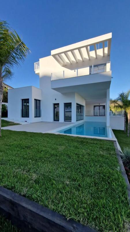 Sale of independent chalet in Barrio Santa María, Marbella
 photo 3
