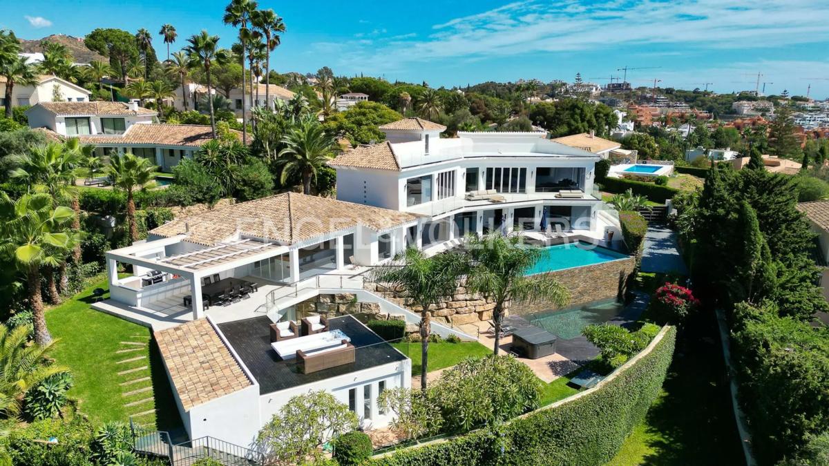 Venta de chalet independiente en Urbanización Hacienda las Chapas, Marbella
 photo 2