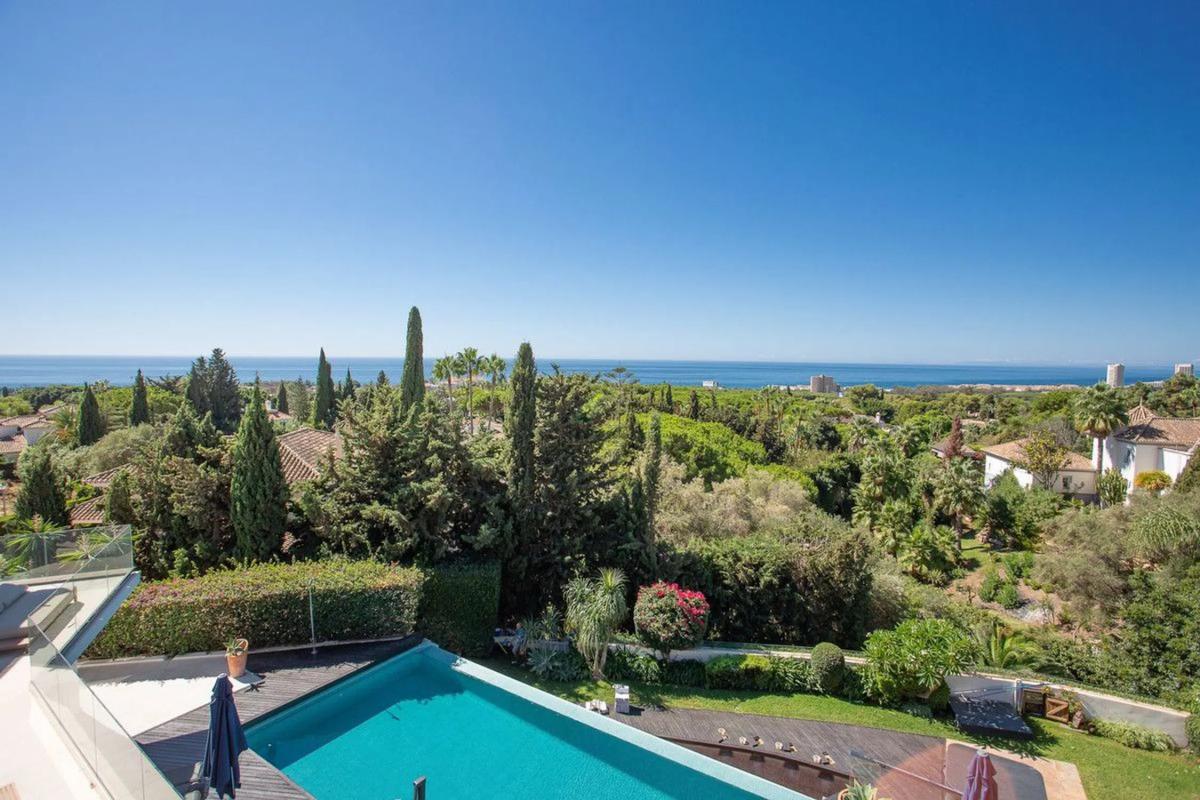 Venta de chalet independiente en Avenida Dos, 149, Marbella
 photo 2