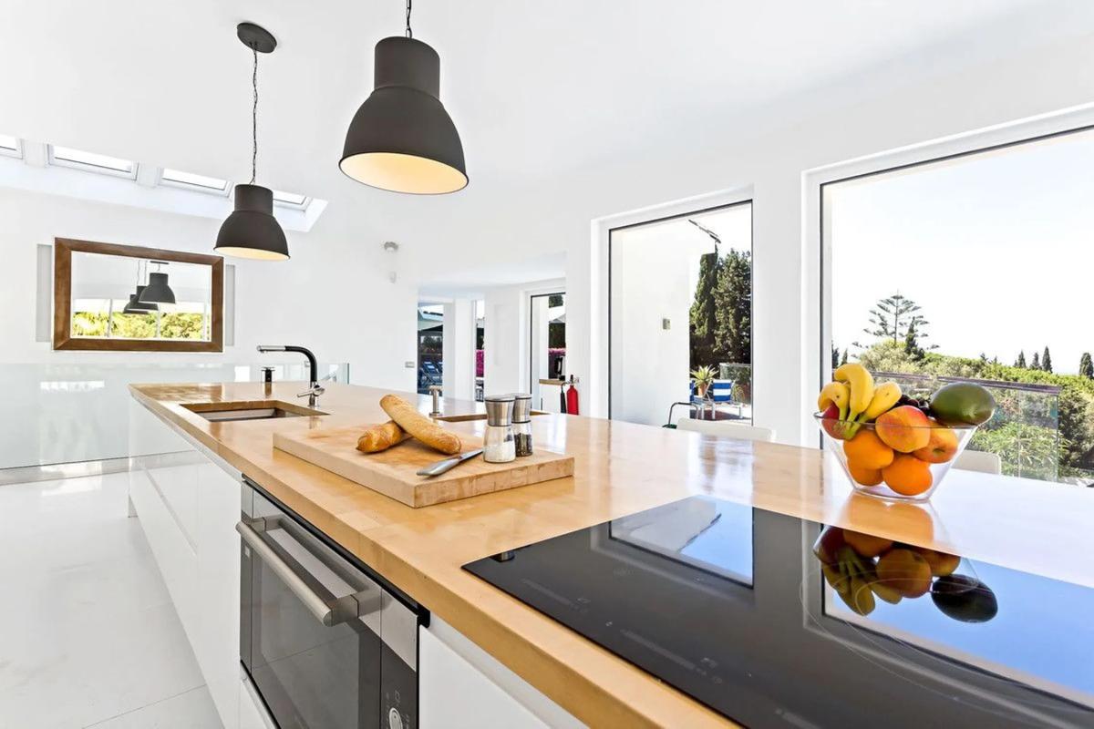 Venta de chalet independiente en Avenida Dos, 149, Marbella
 photo 5