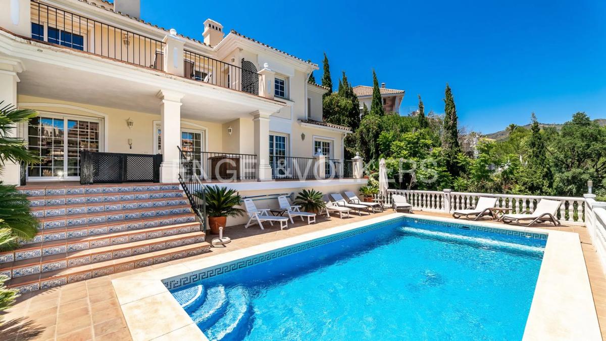 Sale of independent chalet in Paseo del Golf, Marbella
photo 2