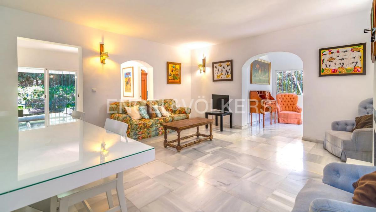 Venta de chalet independiente en Calle Fresno, Marbella
photo 1