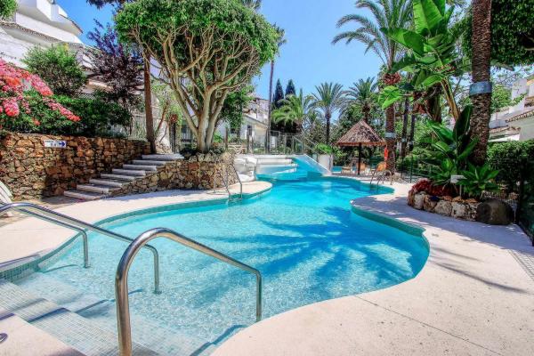 Duplex en venta en Avenida Avenue de Mencey, 26, Marbella photo 4