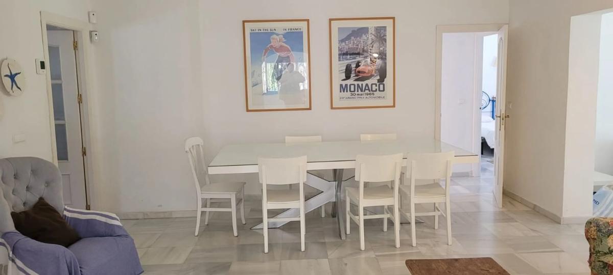 Sale of independent chalet in Barrio Cabopino-Artola, Marbella
 photo 2