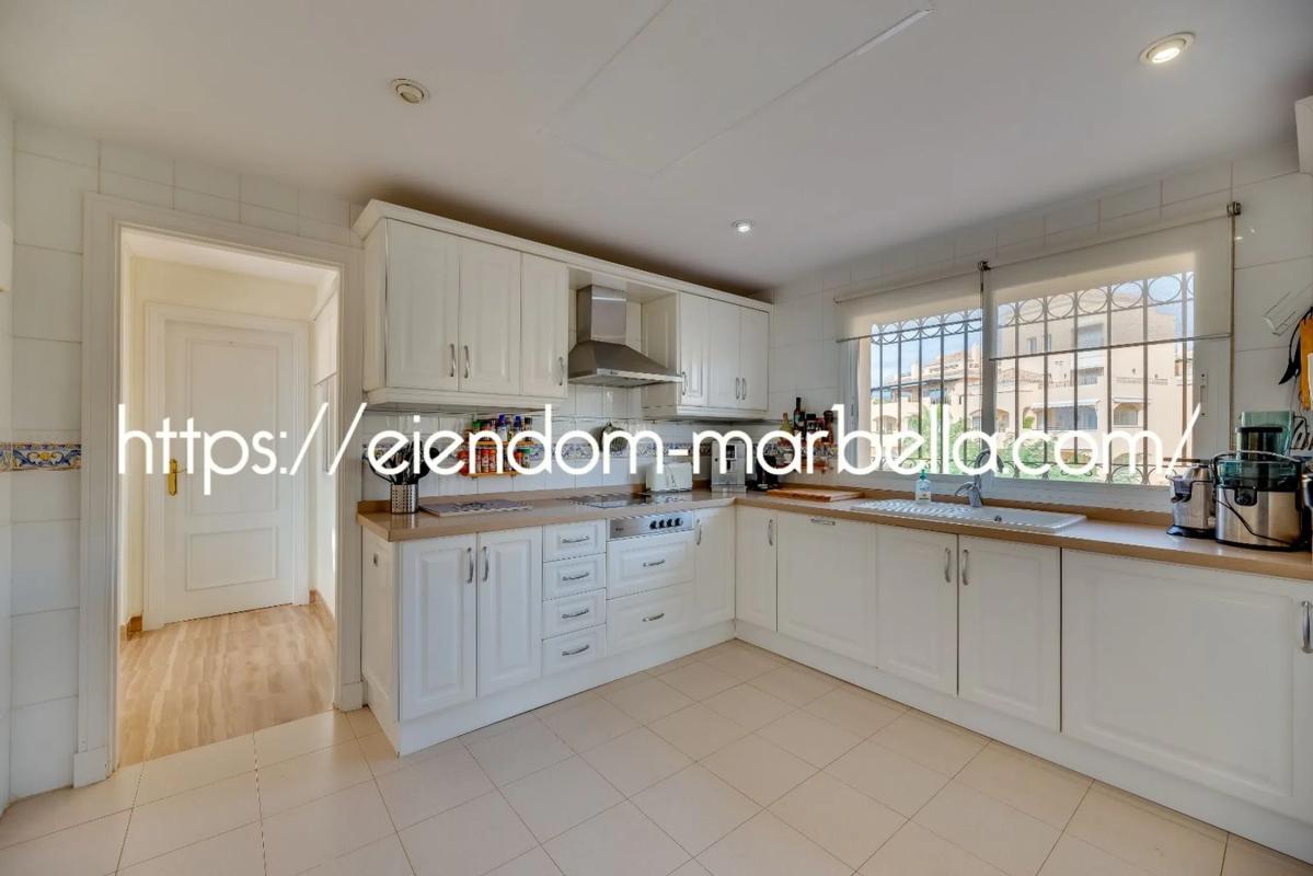 Venta de duplex en Hacienda elviria, Marbella photo 2