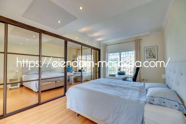 Duplex en venta en Hacienda elviria, Marbella photo 4
