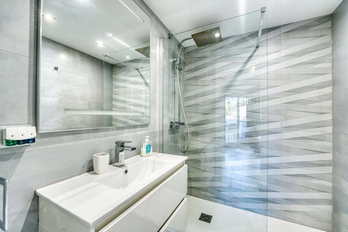 Venta de duplex en Calle Frankonia, palma 26 Urb. golden Beach, 26, Marbella photo 4