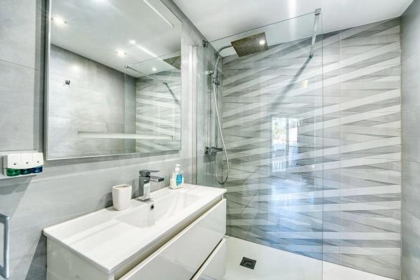 Duplex en venta en Calle Frankonia, palma 26 Urb. golden Beach, 26, Marbella photo 4