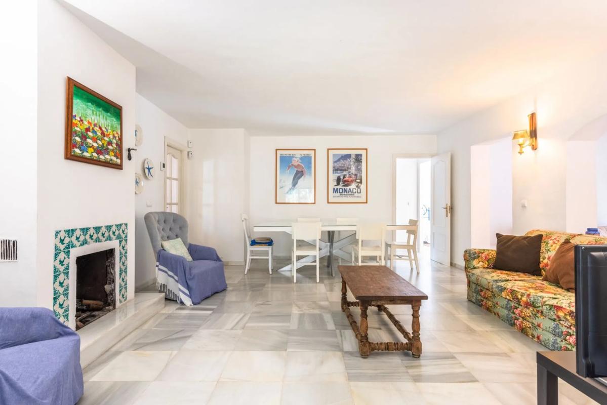 Продажа отдельного шале в Barrio Cabopino-Artola, Марбелла photo 3