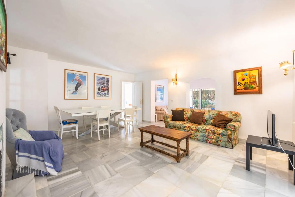 Продажа отдельного шале в Barrio Cabopino-Artola, Марбелла photo 5