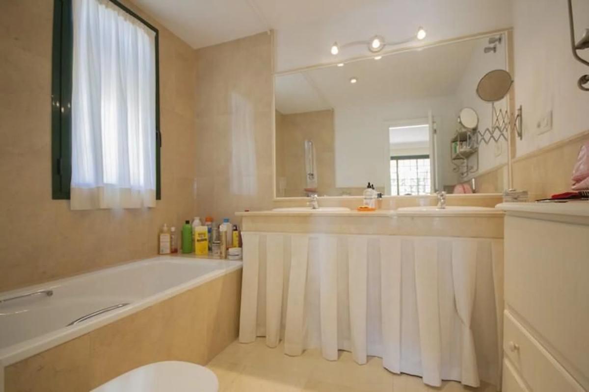 Venta de piso en Calle Magnolia, 2, Marbella
photo 1