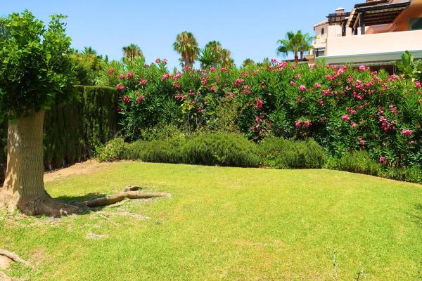 Piso en venta en Calle Magnolia, 2, Marbella
thumbnail 1