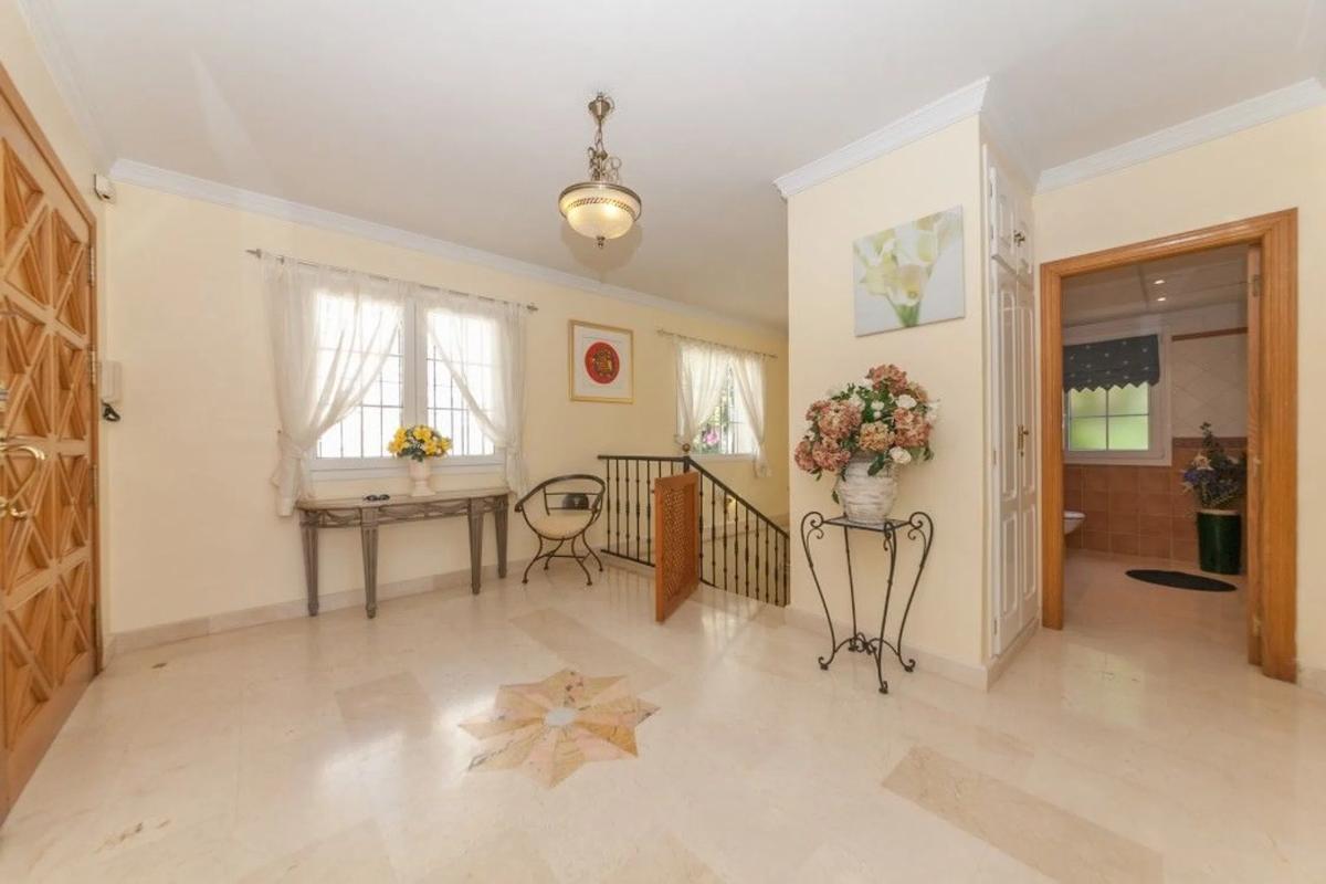 Продажа отдельного шале в  Barrio Santa María, Марбелла photo 4