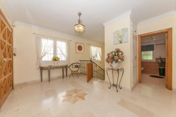Частный шале на продаже в  Barrio Santa María, Марбелла photo 4