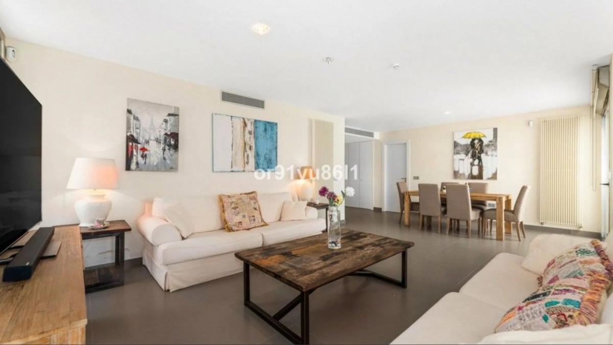Продажа отдельного шале в  Barrio Las Chapas-Alicate Playa, Марбелла photo 3