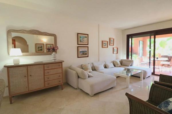Piso en venta en AV GAVIERO (ALICATE PLAYA), Marbella
photo 1
